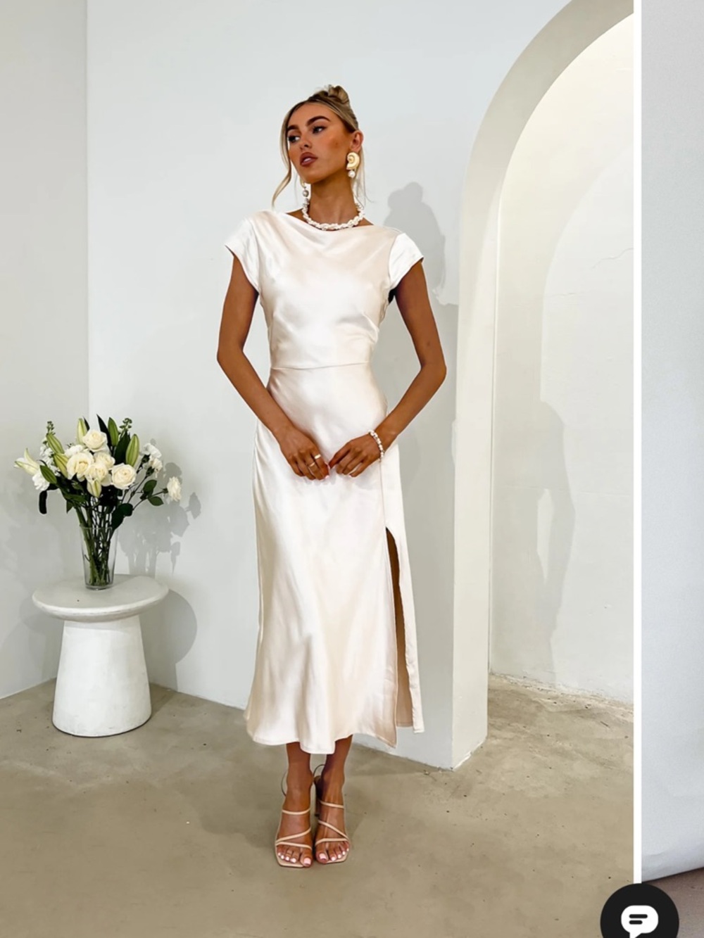 Selfie Leslie-Lucinda Twist Back Midi Dress Champagne